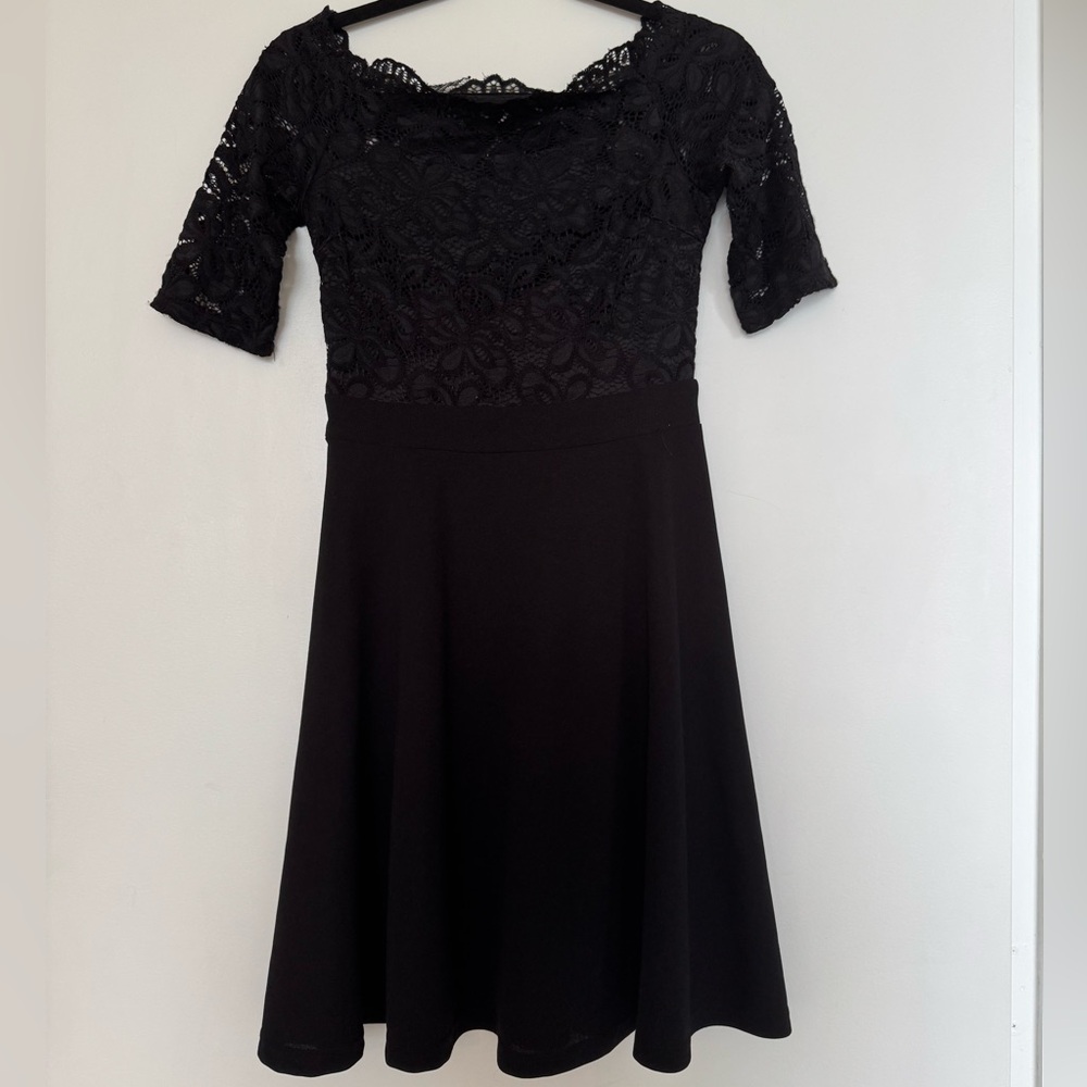 Chic Black Lace Midi Dress